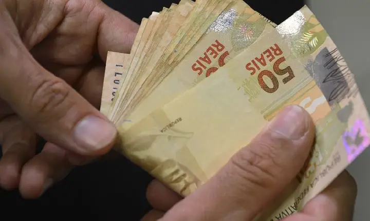 Segunda parcela do 13º salário deve ser paga até a próxima sexta-feira