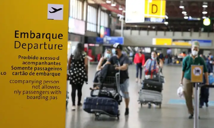Serviços crescem 1,7% de fevereiro para março, diz IBGE