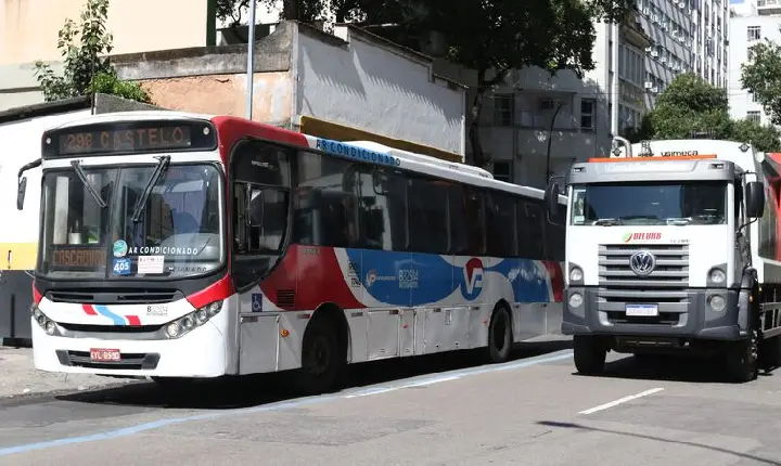 Setor de serviços cresce 0,3% em outubro, nono mês seguido de alta