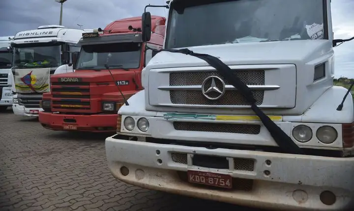 STF adia conclusão de julgamento sobre acordo coletivo no transporte