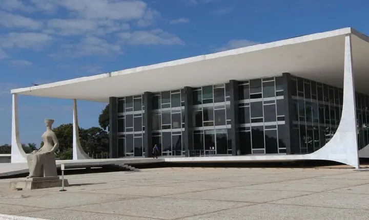 STF derruba decisão de Nunes Marques que devolveu mandato a deputado