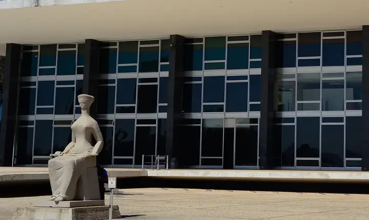 STF reconhece licença de 180 dias para servidor federal pai solo