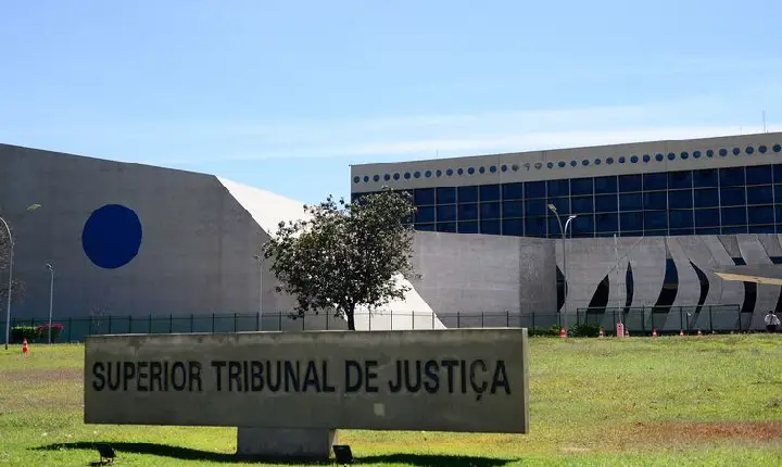 STJ: planos não são obrigados a cobrir condutas fora da lista da ANS