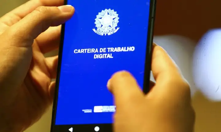 Taxa de desemprego cai para 5,4%, a menor desde 2012