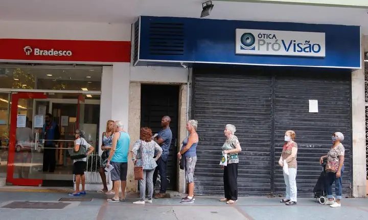 Taxa média do empréstimo pessoal tem alta de 0,74%, aponta Procon-SP