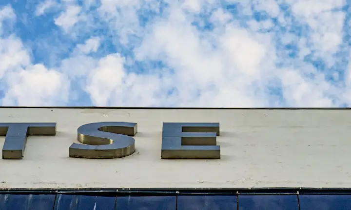 TSE ordena remoção de post falso sobre uso de droga em ato pró-Lula