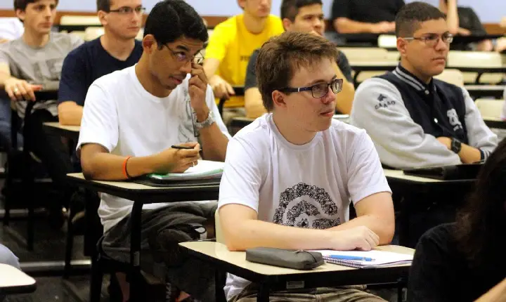 Universidade de São Paulo (USP) retoma atividades presenciais para os estudantes