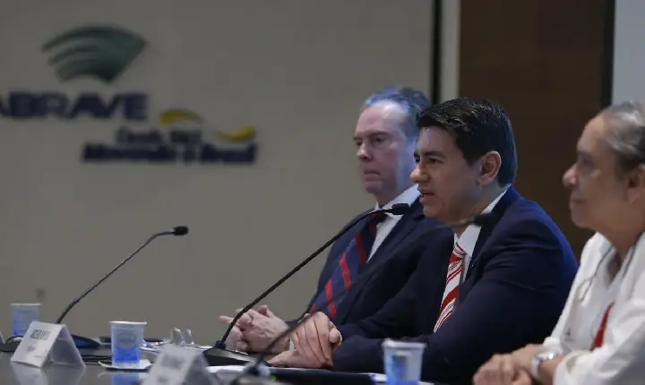 Venda de automóveis e comerciais leves cresce 2,58% em 2025