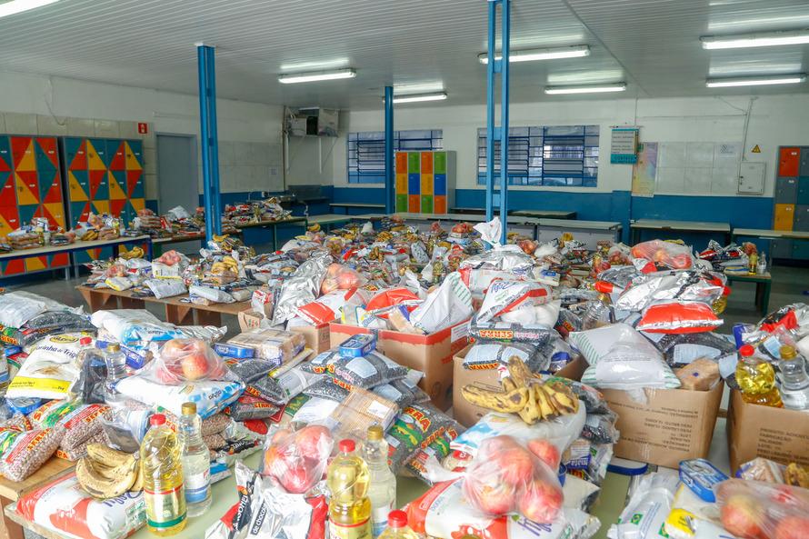 Maioria das escolas brasileiras distribuiu kit alimentação durante suspensão das aulas