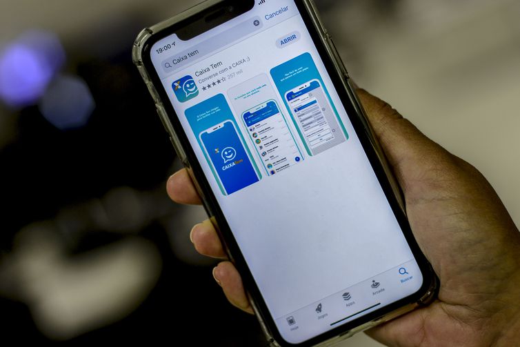 Caixa paga Auxílio Brasil a beneficiários com NIS final 8