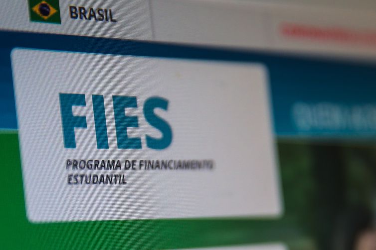 Câmara aprova medida que prevê perdão de até 99% de dívidas do Fies