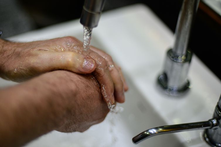 Dia mundial reforça importância de lavar as mãos para previnir doenças