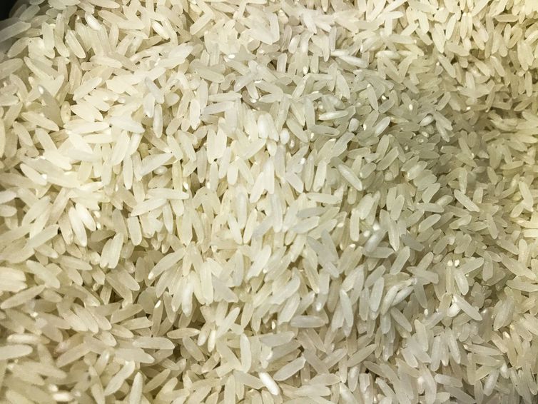 Governo reduz imposto de importação de vários produtos
