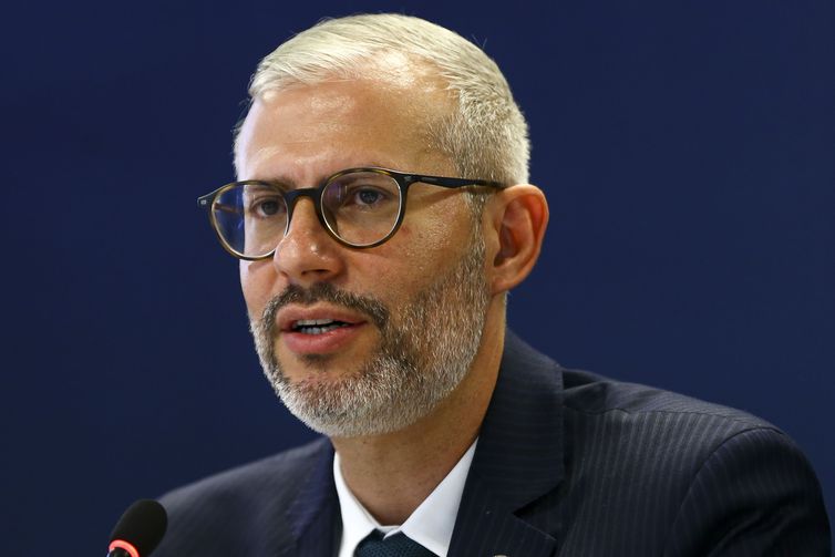 Ministro da Educação participa de debates em fórum mundial em Londres
