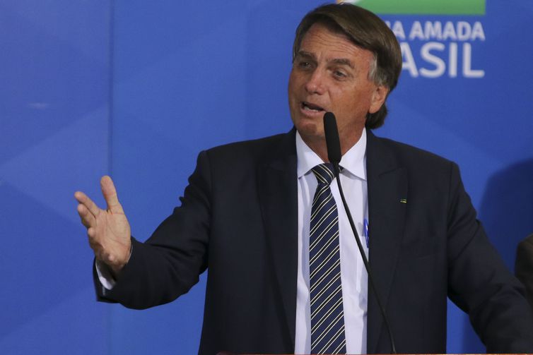 Petrobras tem que cumprir sua função social, diz presidente