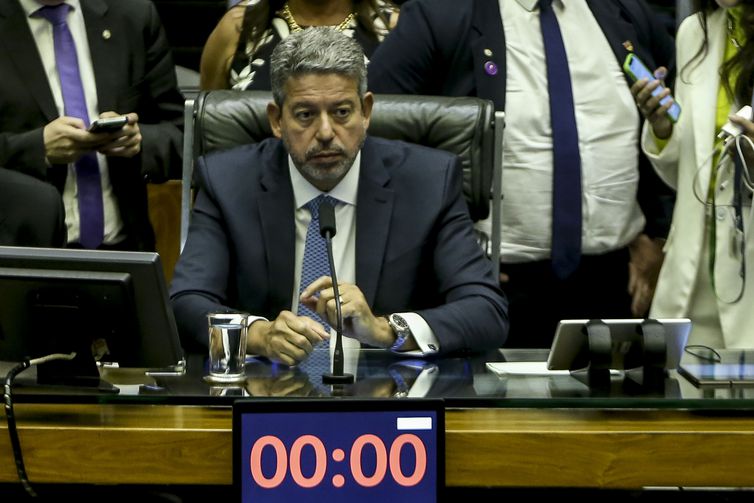 Presidente da Câmara busca acordo para votar desoneração de tarifas 