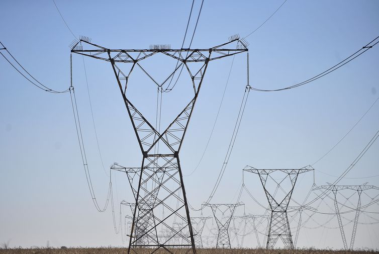 Câmara aprova PL que prevê reembolso na tarifa de energia