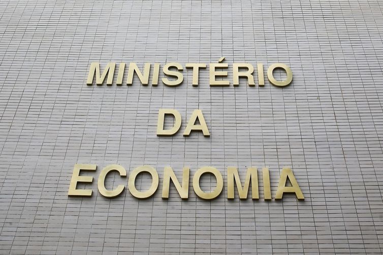 Ciência e Tecnologia e Educação lideram bloqueio orçamentário