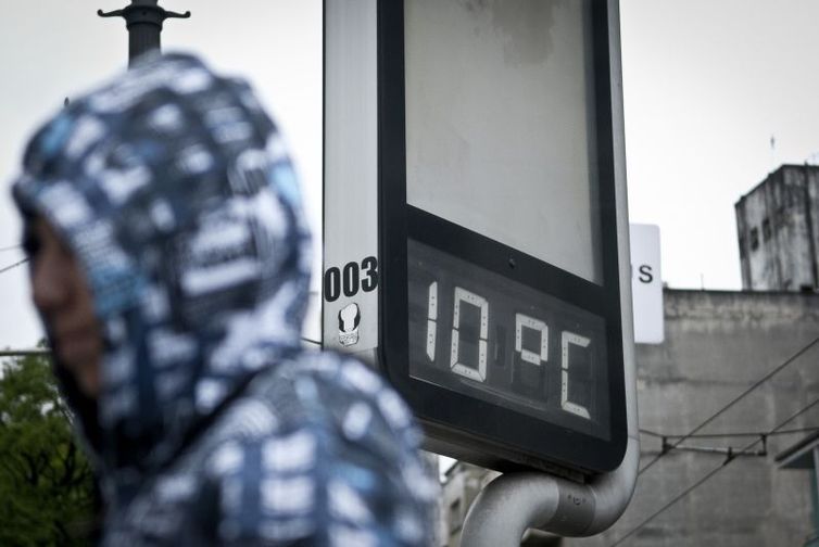 Especialista dá dicas para evitar que frio afete sono no inverno