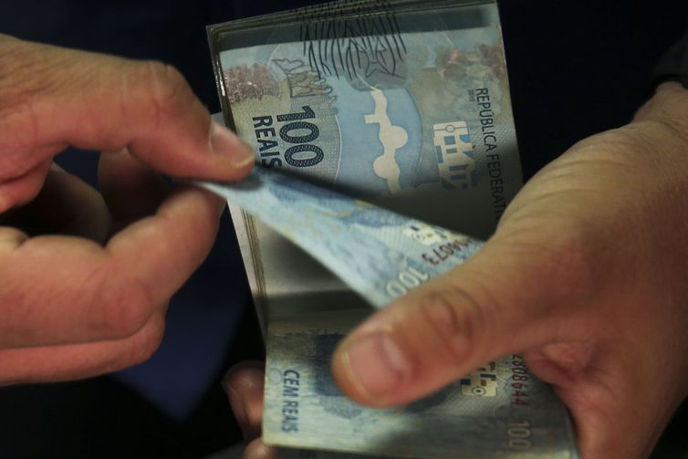 Inflação para famílias com renda mais baixa cai para 0,45%