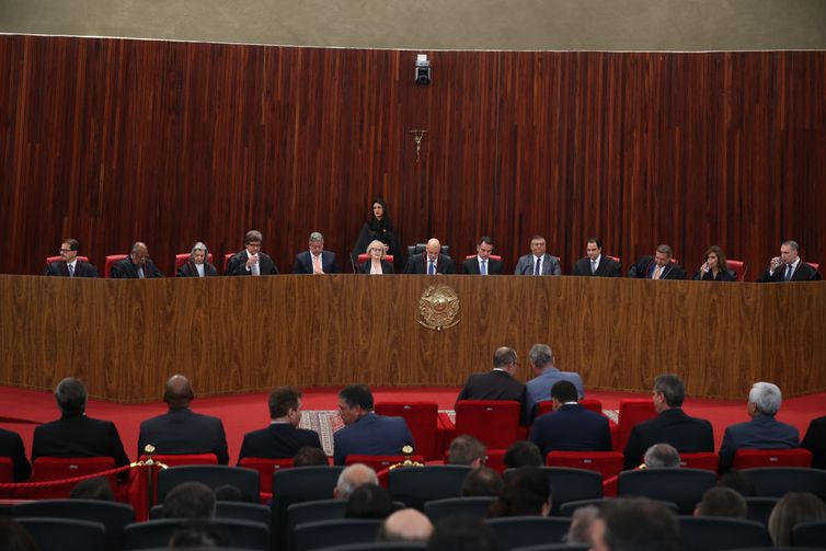 TSE empossa dois ministros indicados por Lula