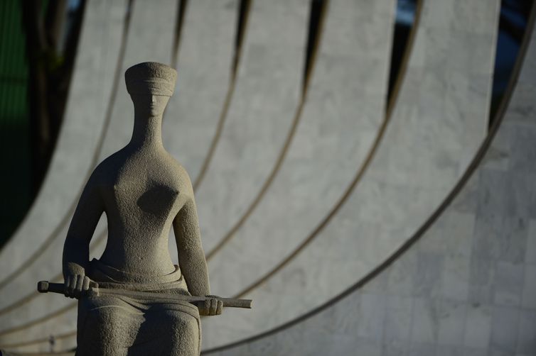 STF decide quem fica com vaga aberta por cassação de Dallagnol  