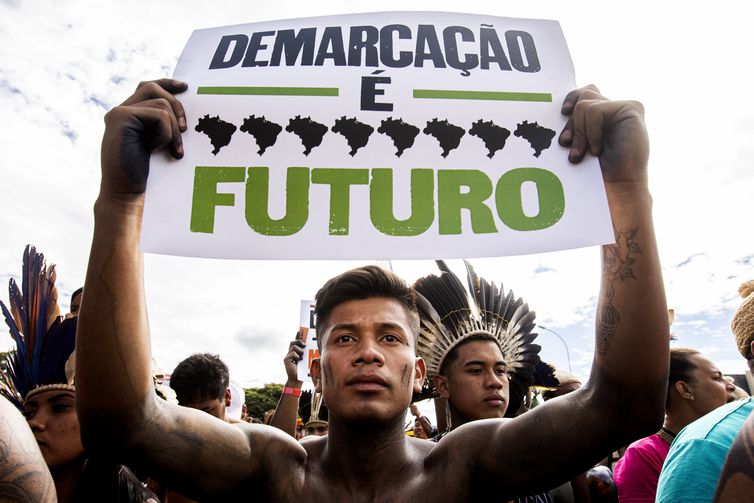 Apib defende que governo atue contra aprovação de marco temporal 