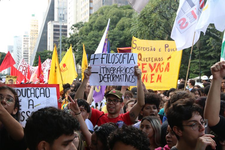 Dia do estudante é marcado por mobilizações em todo o país 