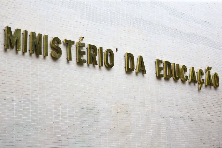 MEC encerra hoje inscrições para concurso 