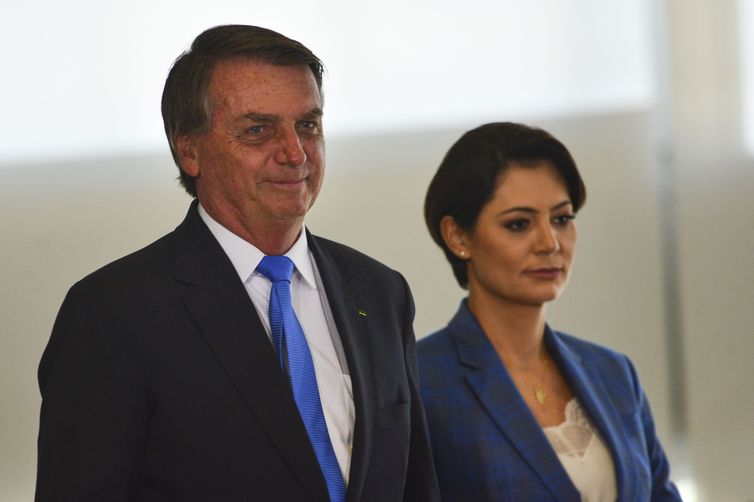 Moraes autoriza quebra de sigilo bancário de Bolsonaro e Michelle 