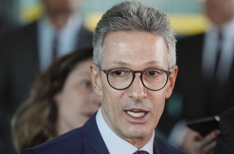 Políticos reagem à fala do governador Zema sobre frente Sul-Sudeste  