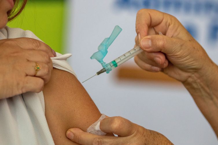 Sociedade de Infectologia pede reforço da vigilância sobre SARS-CoV-2