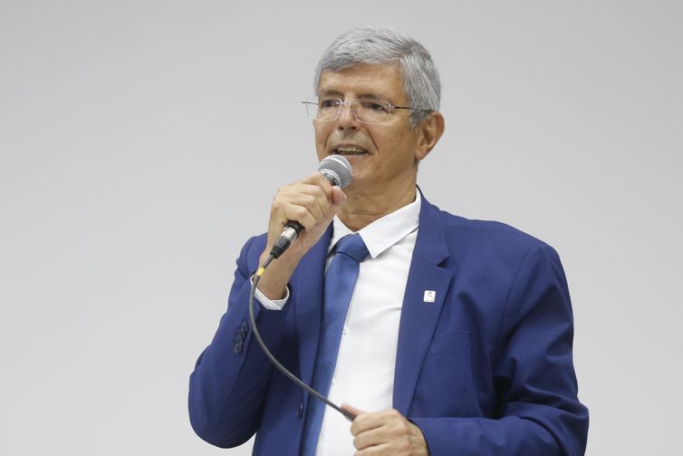 UFRJ vai buscar cotistas que abandonaram a faculdade, diz novo reitor