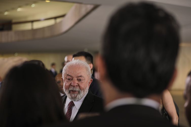 Após cirurgia, Lula vai despachar do Alvorada por 4 semanas 
