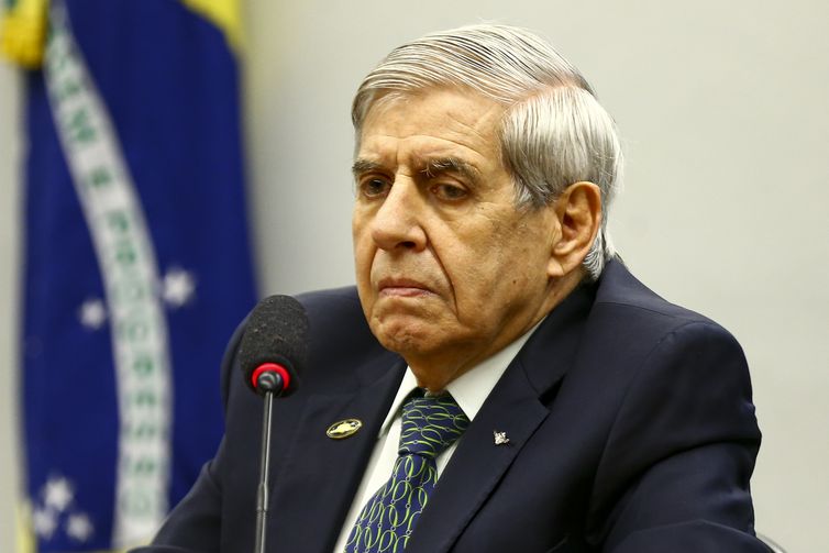 Augusto Heleno: acampamentos bolsonaristas eram 