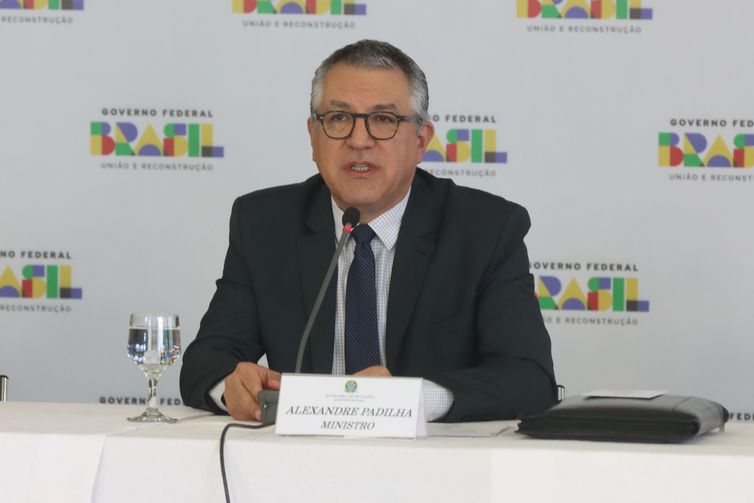 Governo antecipará R$ 10 bi para compensar perda de ICMS 