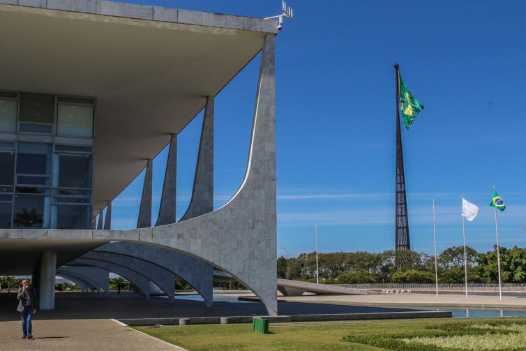 Lula conversa com Putin sobre conflitos no Oriente Médio e na Ucrânia 