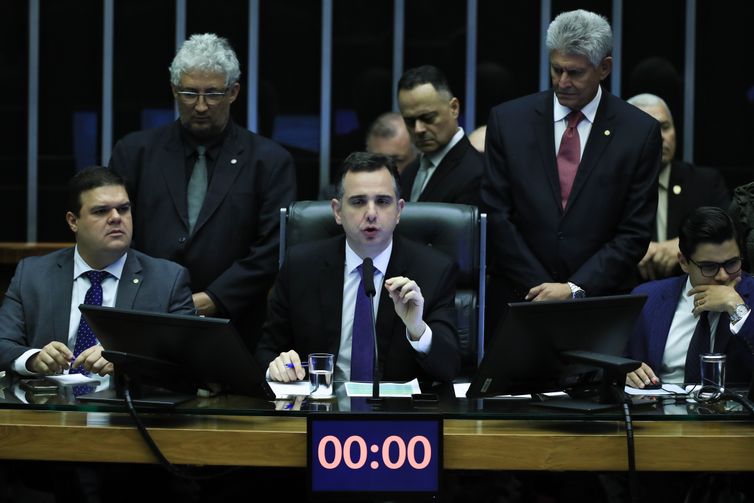 Dino e Gonet devem ser sabatinados na terceira semana de dezembro 