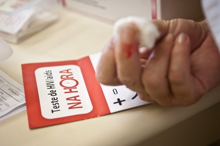 HIV: Brasil cumpre meta de pessoas em tratamento antirretroviral