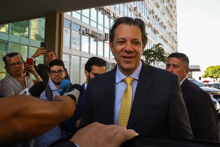 Reforma tributária pode ser promulgada ainda este ano, diz Haddad