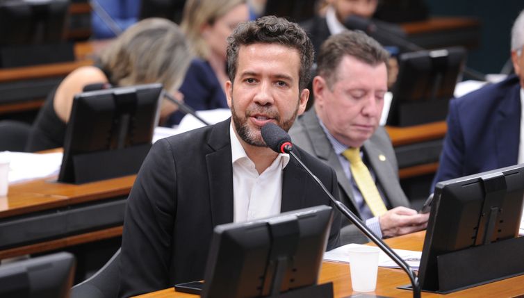 Conselho de Ética da Câmara abre processo contra André Janones