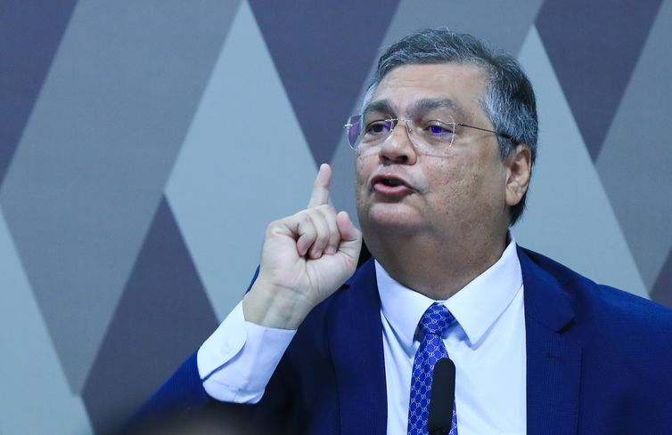 Flávio Dino opina sobre mandato no STF e regulação de redes sociais