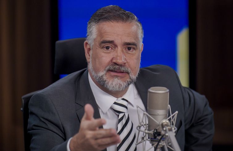 Ministro diz que Dino levará “experiência extraordinária” ao STF 