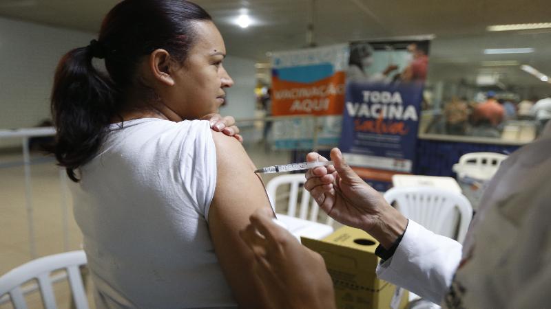 País ainda enfrenta desconfiança em relação à vacinação