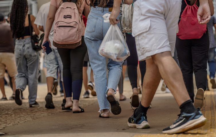 População em situação de rua é tema de redação da reaplicação do Enem