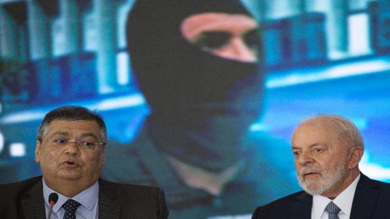 Ao deixar MJ, Dino defende câmeras em fardas e reforma em lei penal