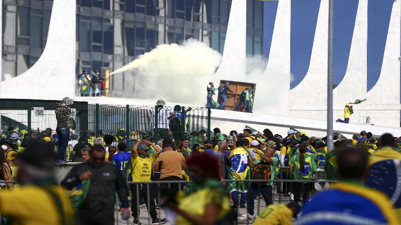Nove em cada dez brasileiros reprovam invasões de 8 de janeiro