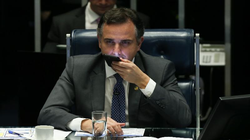 Pacheco pede lista de parlamentares monitorados pela 