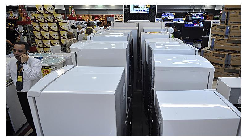 Queda da Selic barateia pouco crédito e prestações, diz Anefac