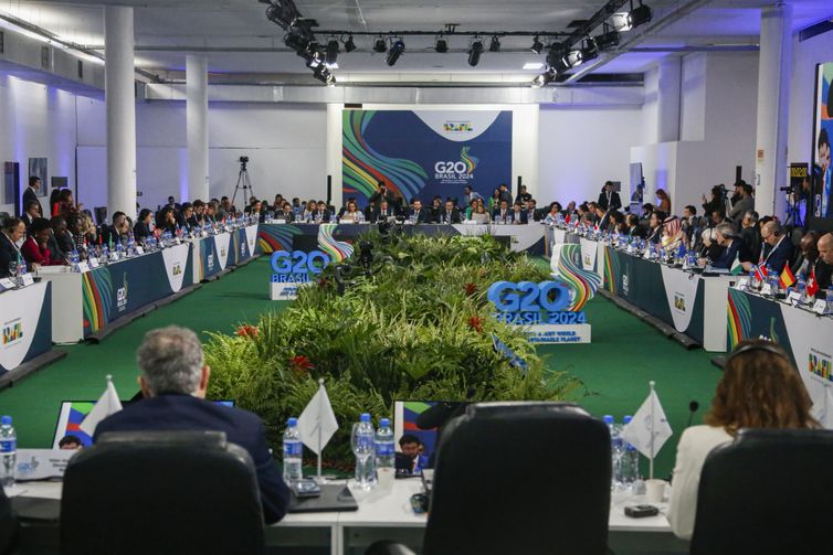 Chances de pouso suave da economia global sobem, diz documento do G20